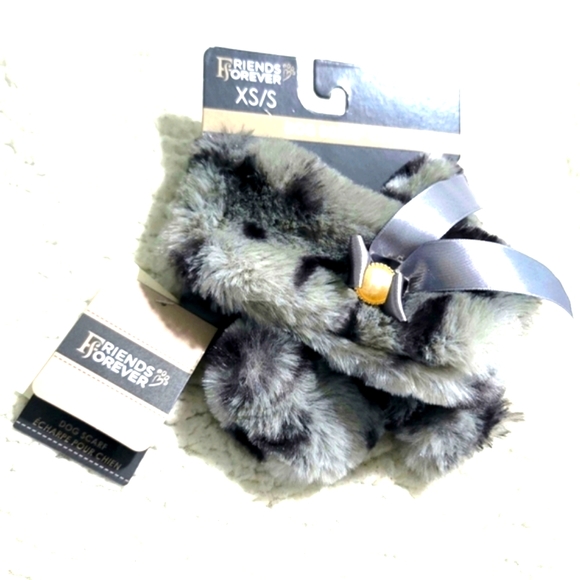 NWT Friends Forever Faux Fur Dog Scarf Size XS/S - Picture 2 of 11
